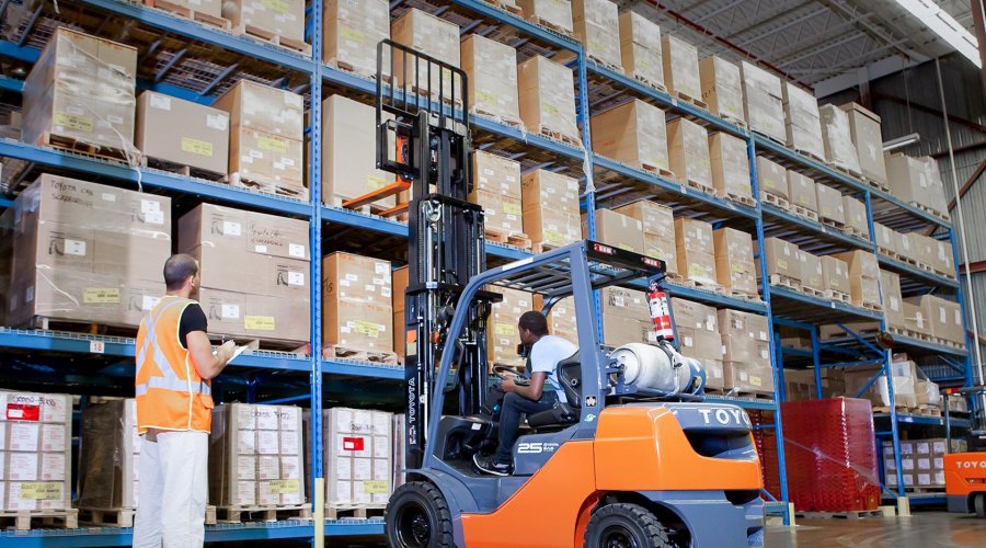 Mua hay Thuê xe nâng để hạn chế chi phí cho doanh nghiệp? Mua hay Thuê xe nâng để hạn chế chi phí cho doanh nghiệp?